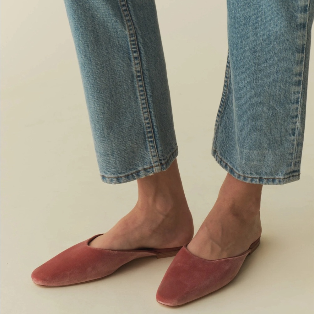 NWT Dôen Wren Mules in Rose Velvet Suede Sz 37 (Size 7)